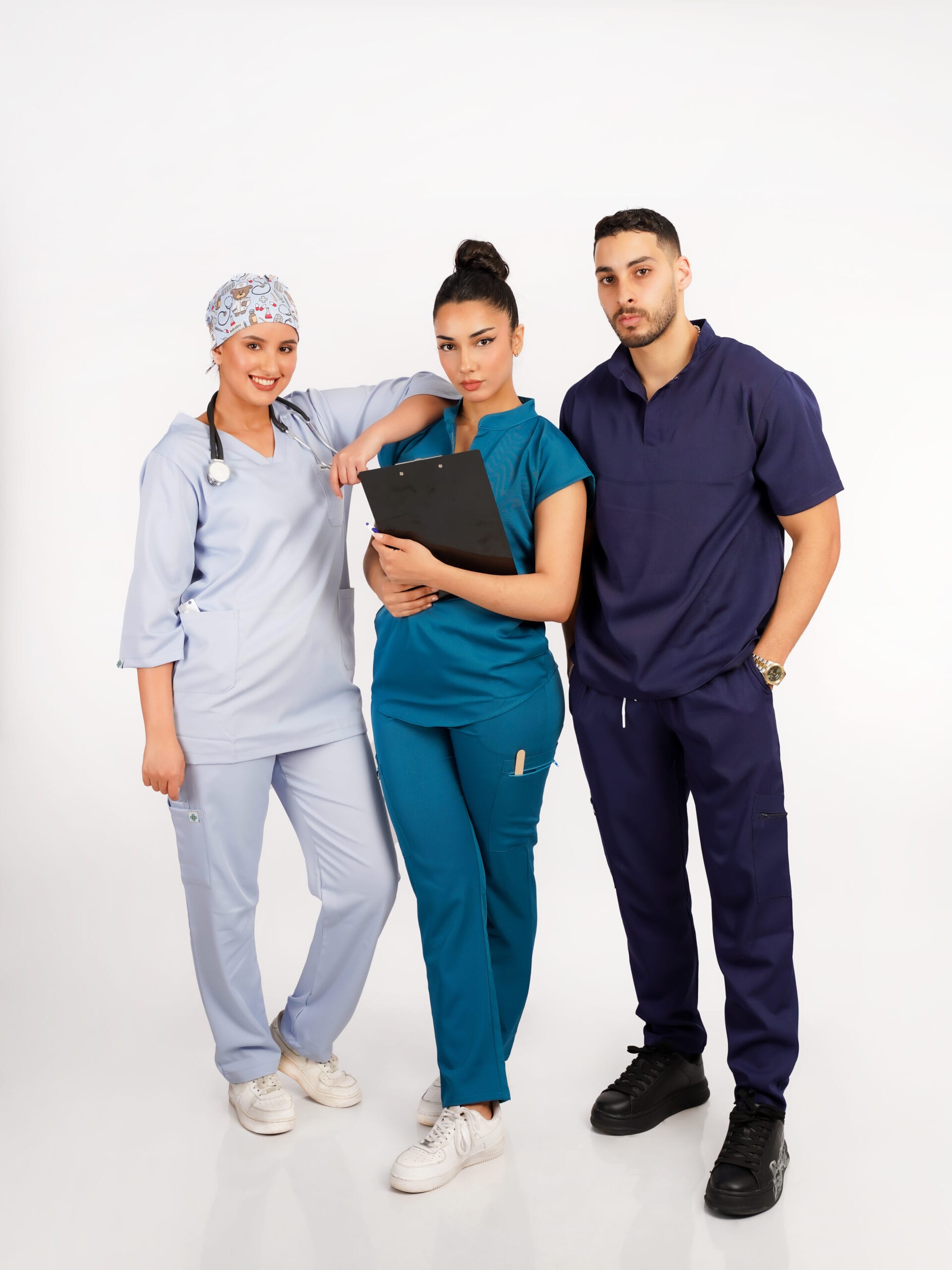 Équipe médicale en tenue Medicabee