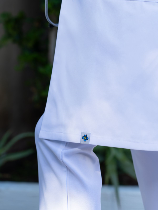 Tissu technique et finitions de la Blouse 2.0 Enhanced col officier