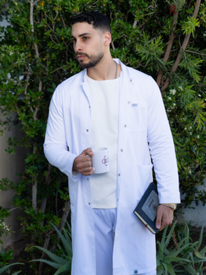 blouse médicale homme col officier blanche Medicabee vue de face